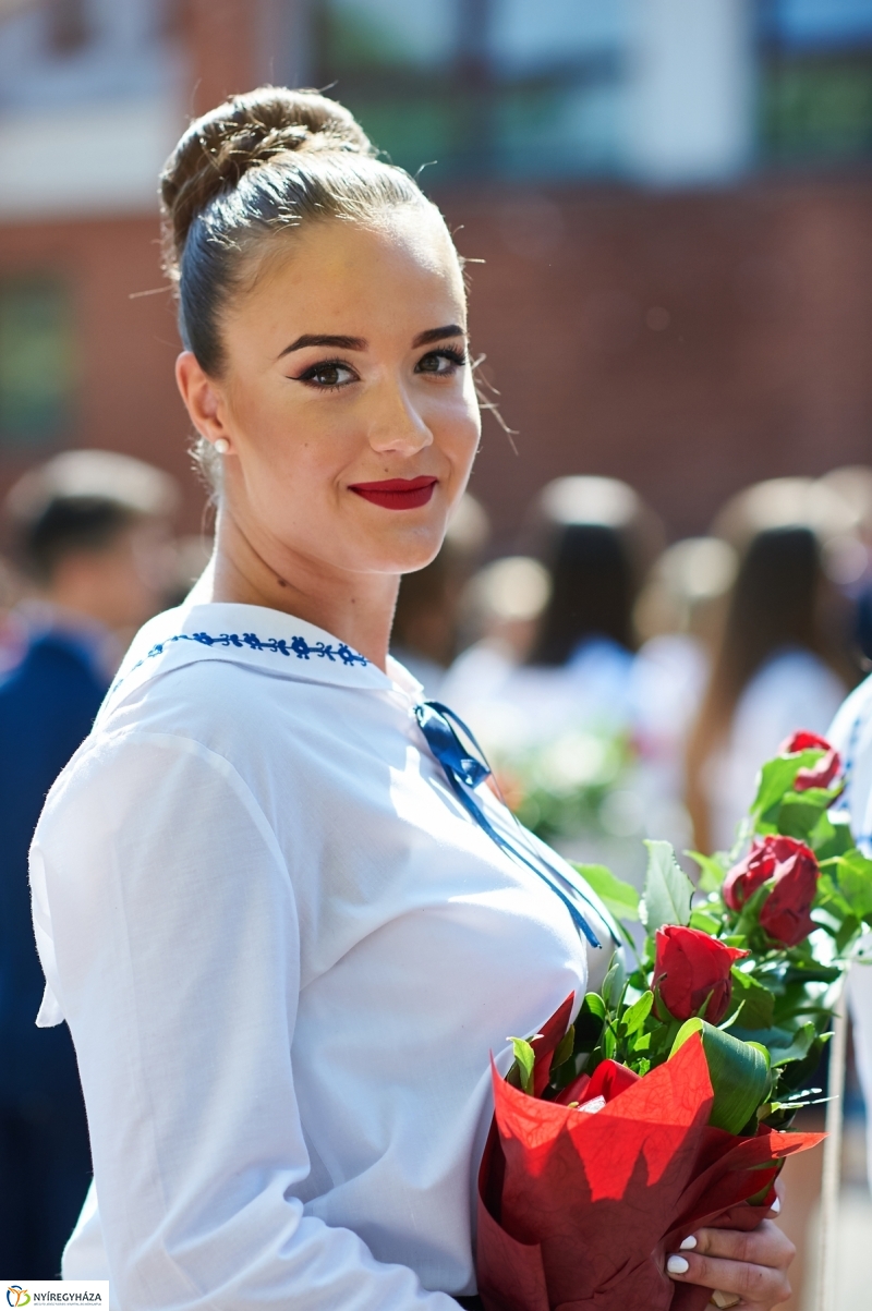 Ballagás a Zrínyi gimnáziumban - fotó Szarka Lajos