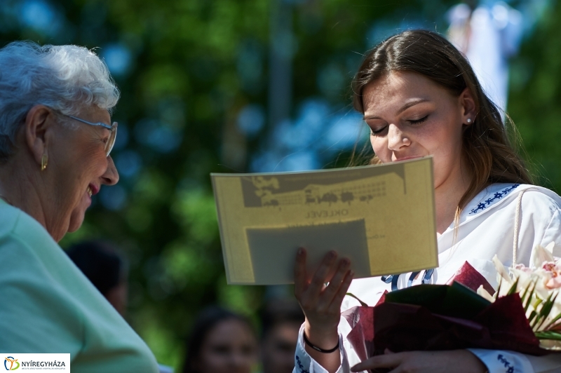 Ballagás a Zrínyi gimnáziumban - fotó Szarka Lajos