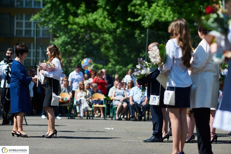 Ballagás a Zrínyi gimnáziumban - fotó Szarka Lajos