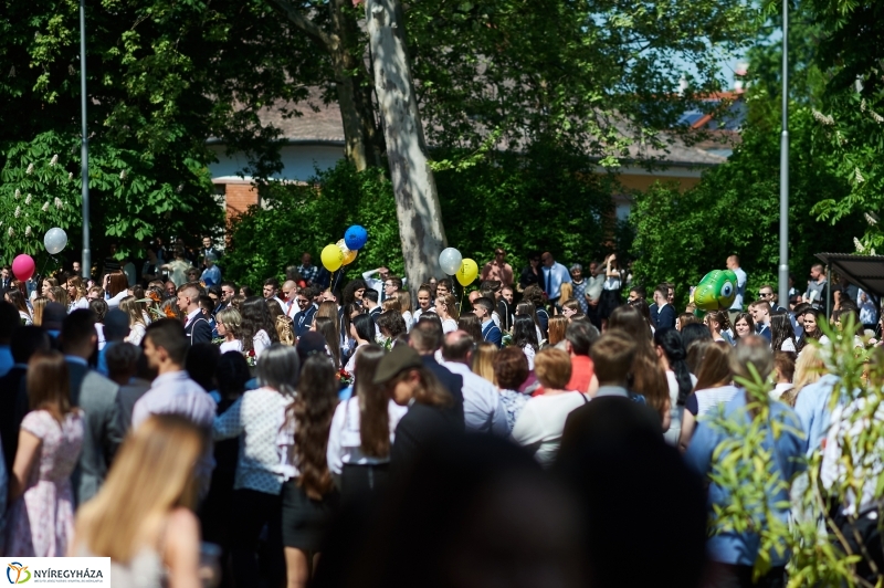 Ballagás a Zrínyi gimnáziumban - fotó Szarka Lajos