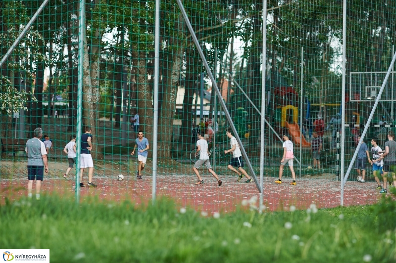 Sóstói körkép tavaszi estén - fotó Szarka Lajos