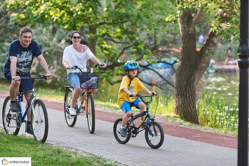 Sóstói körkép tavaszi estén - fotó Szarka Lajos