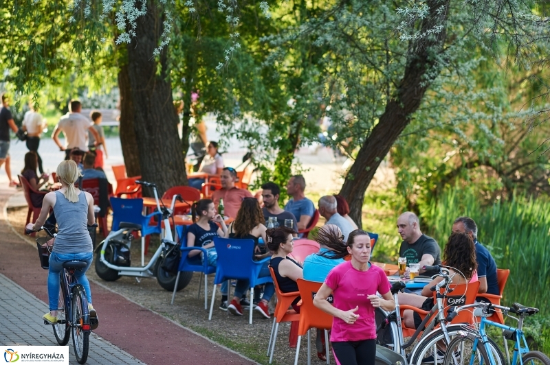 Sóstói körkép tavaszi estén - fotó Szarka Lajos