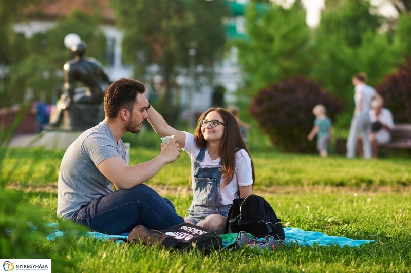 Sóstói körkép tavaszi estén - fotó Szarka Lajos