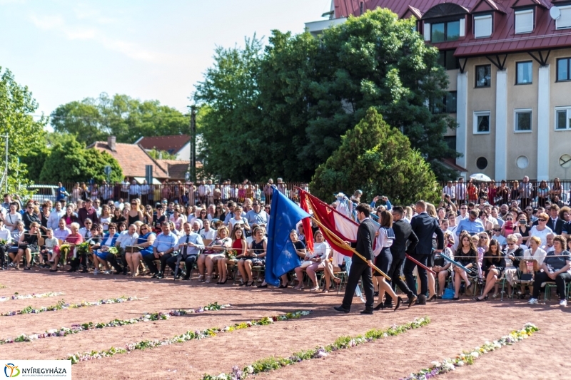 Ballagás a Vasvári Pál Gimnáziumban 1. - Fotó Kohut Árpád