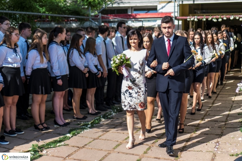 Ballagás a Vasvári Pál Gimnáziumban 1. - Fotó Kohut Árpád