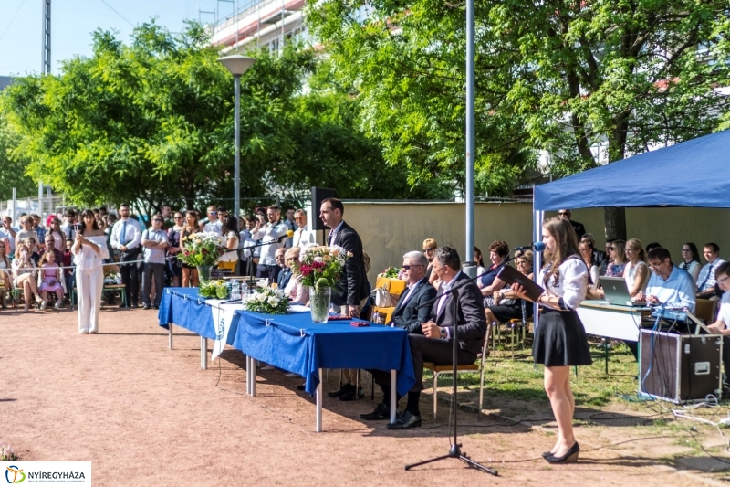 Ballagás a Vasvári Pál Gimnáziumban 1. - Fotó Kohut Árpád