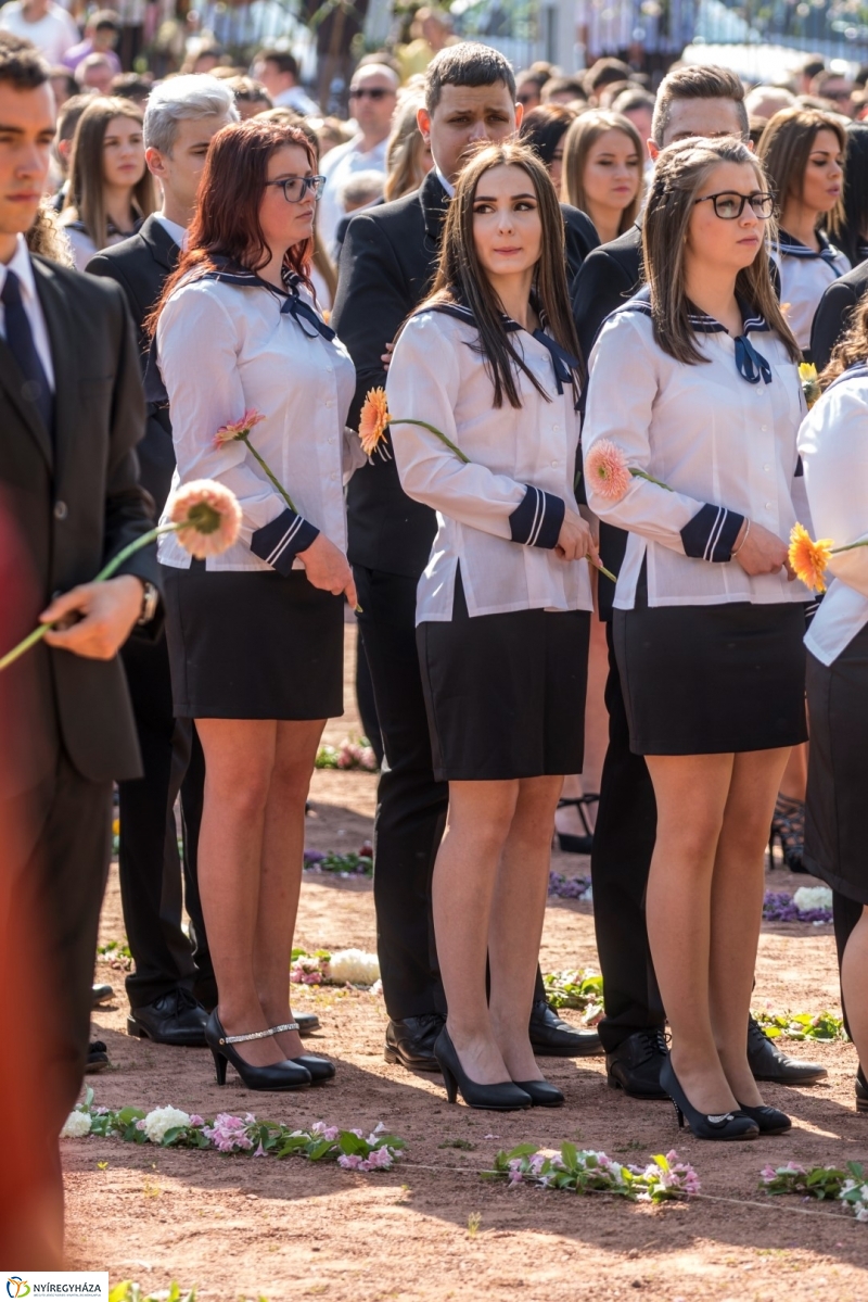 Ballagás a Vasvári Pál Gimnáziumban 1. - Fotó Kohut Árpád