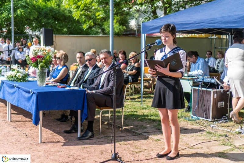 Ballagás a Vasvári Pál Gimnáziumban 2. - Fotó Kohut Árpád