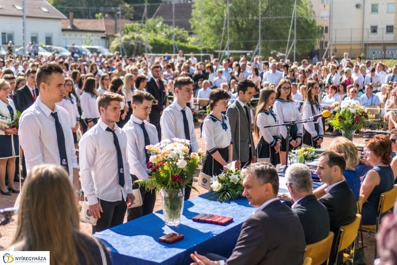 Ballagás a Vasvári Pál Gimnáziumban 2. - Fotó Kohut Árpád
