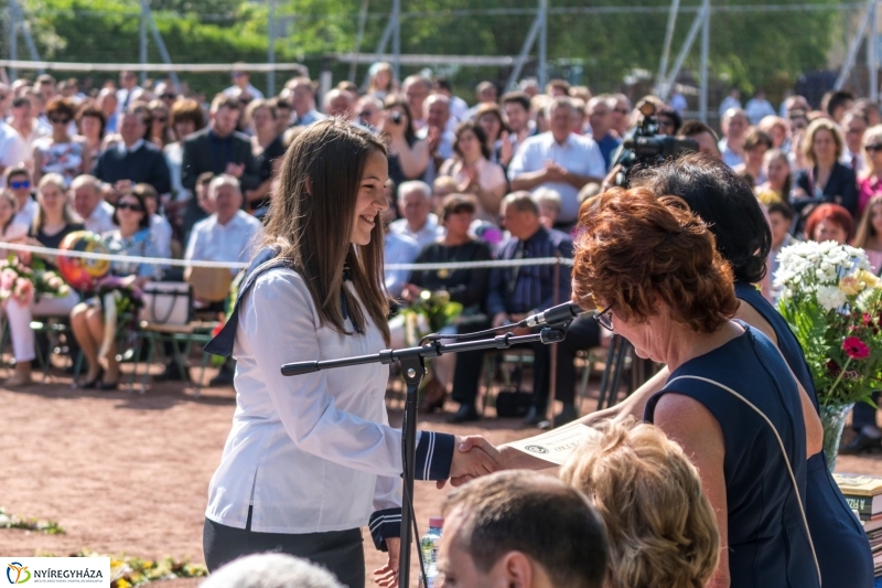 Ballagás a Vasvári Pál Gimnáziumban 2. - Fotó Kohut Árpád