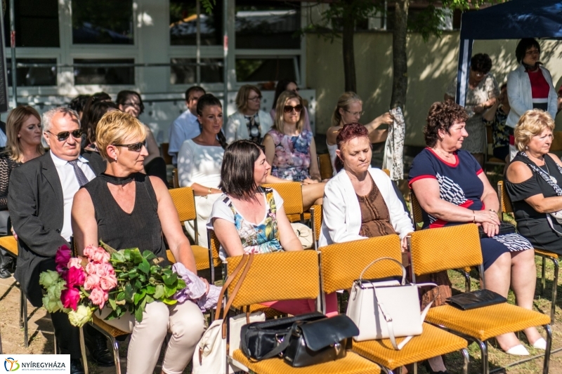 Ballagás a Vasvári Pál Gimnáziumban 2. - Fotó Kohut Árpád