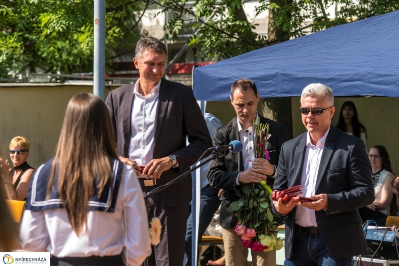 Ballagás a Vasvári Pál Gimnáziumban 2. - Fotó Kohut Árpád