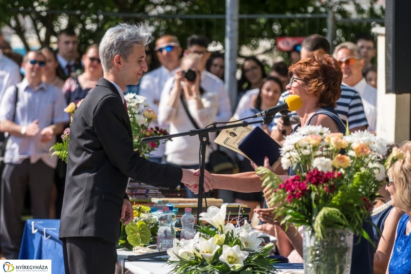 Ballagás a Vasvári Pál Gimnáziumban 2. - Fotó Kohut Árpád