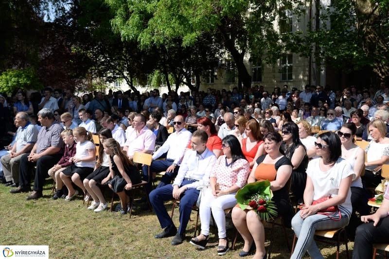 A Művészeti Szakgimnázium ballagási ünnepsége - fotó Trifonov Éva