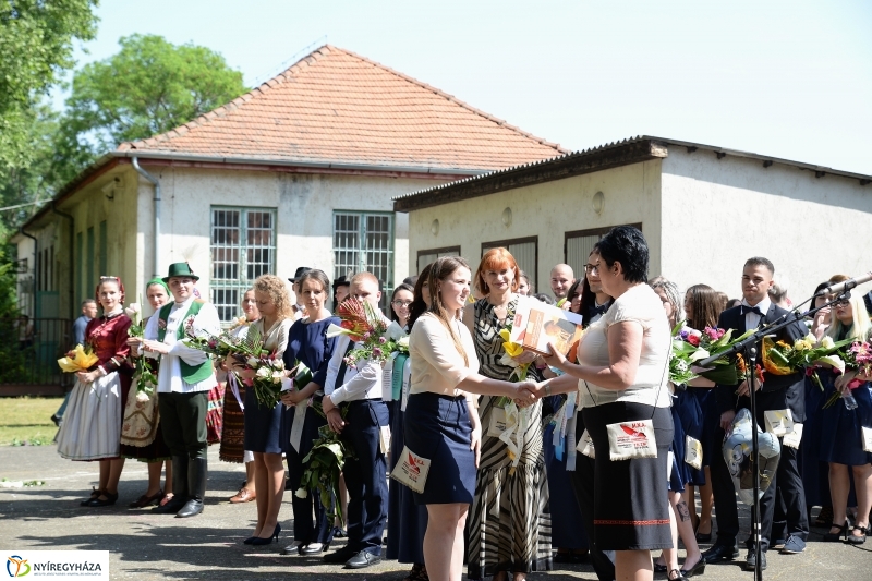 A Művészeti Szakgimnázium ballagási ünnepsége - fotó Trifonov Éva