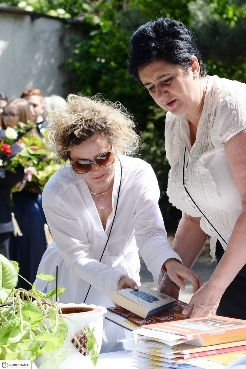 A Művészeti Szakgimnázium ballagási ünnepsége - fotó Trifonov Éva