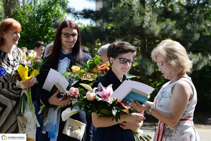 A Művészeti Szakgimnázium ballagási ünnepsége - fotó Trifonov Éva