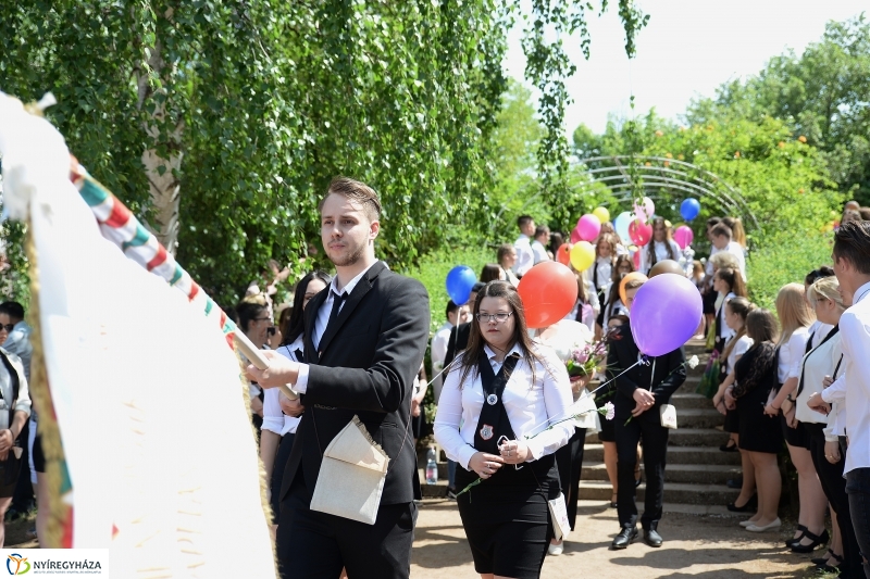 A Széchenyi Szakgimnázium végzőseinek búcsúja - fotó Trifonov Éva