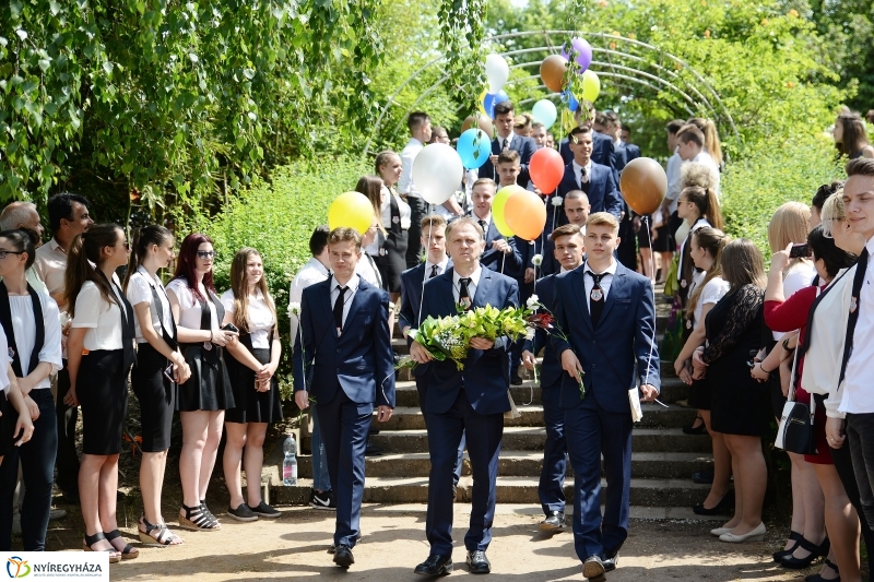A Széchenyi Szakgimnázium végzőseinek búcsúja - fotó Trifonov Éva