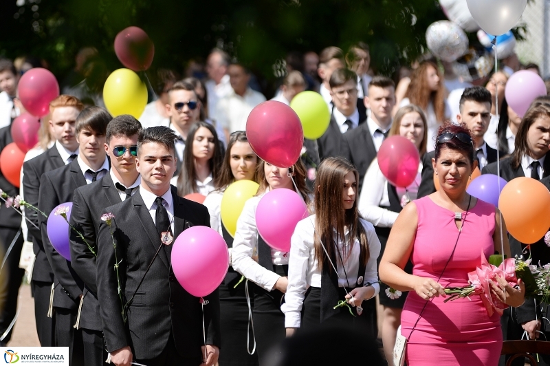 A Széchenyi Szakgimnázium végzőseinek búcsúja - fotó Trifonov Éva