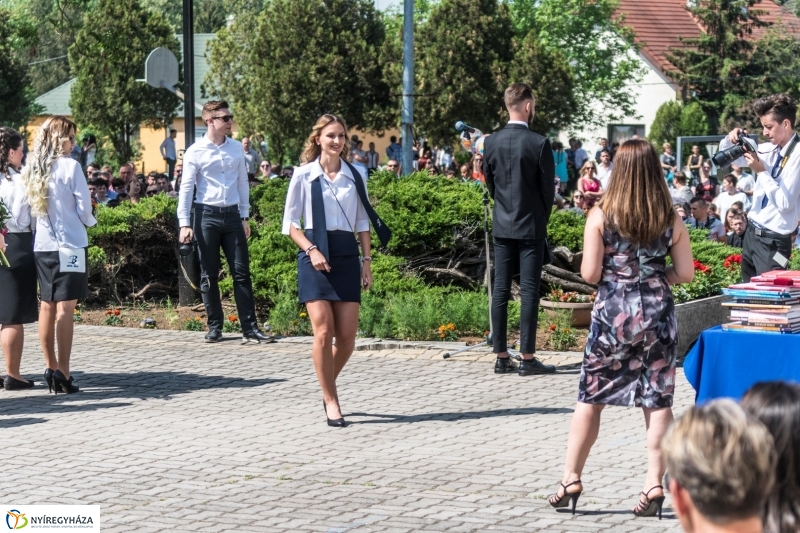 Ballagás a Sipkay Barna Középiskolában 2.  - Fotó: Kohut Árpád
