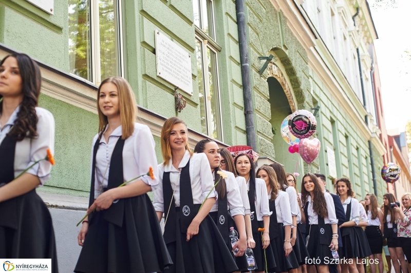 Ballagás a Kölcsey gimnáziumban - fotó Szarka Lajos