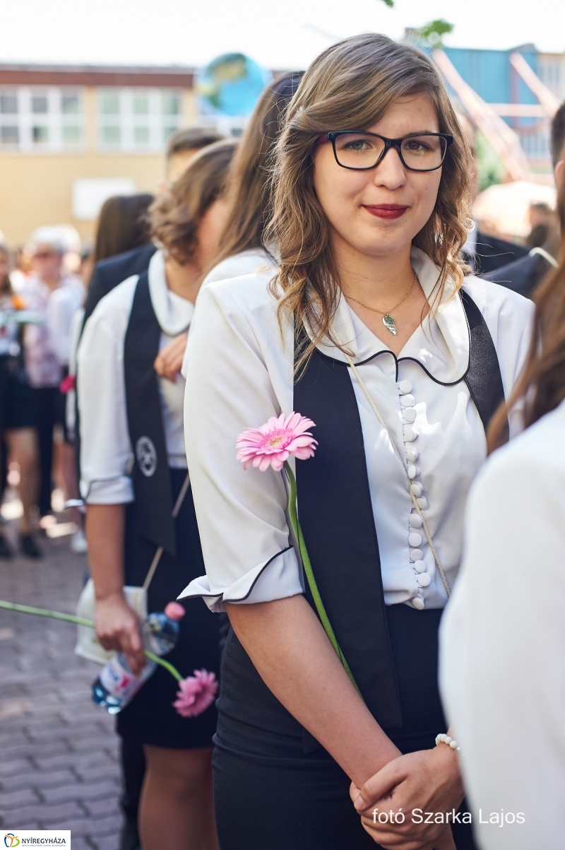 Ballagás a Kölcsey gimnáziumban - fotó Szarka Lajos