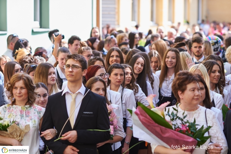 Ballagás a Kölcsey gimnáziumban - fotó Szarka Lajos