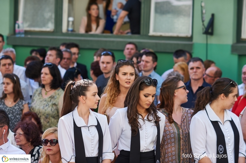 Ballagás a Kölcsey gimnáziumban - fotó Szarka Lajos