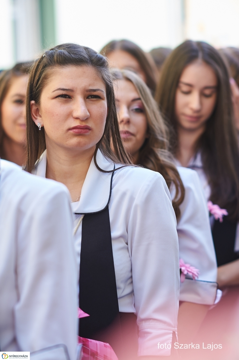 Ballagás a Kölcsey gimnáziumban - fotó Szarka Lajos