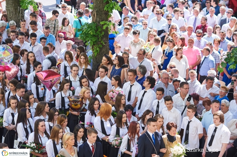 Ballagás a Kölcsey gimnáziumban - fotó Szarka Lajos