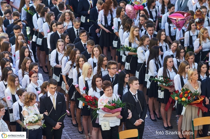 Ballagás a Kölcsey gimnáziumban - fotó Szarka Lajos