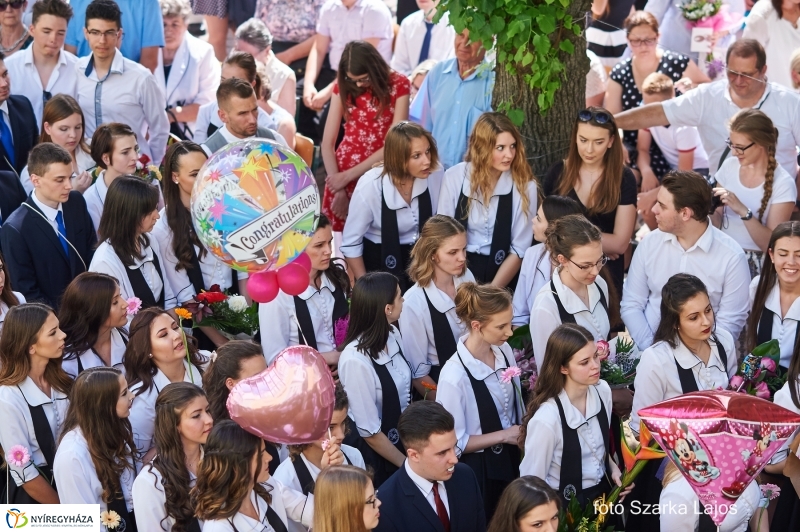 Ballagás a Kölcsey gimnáziumban - fotó Szarka Lajos