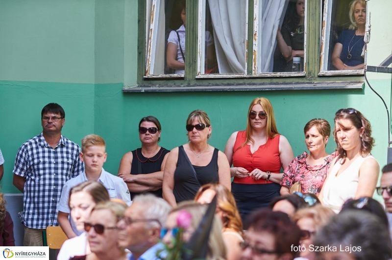 Ballagás a Kölcsey gimnáziumban - fotó Szarka Lajos