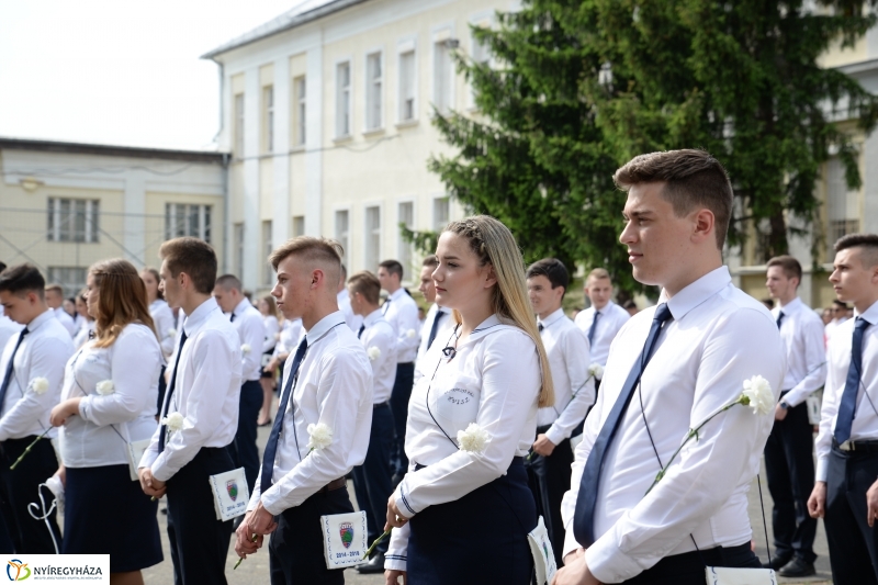 Az ÉVISZ végzőseinek ballagása - fotó Trifonov Éva