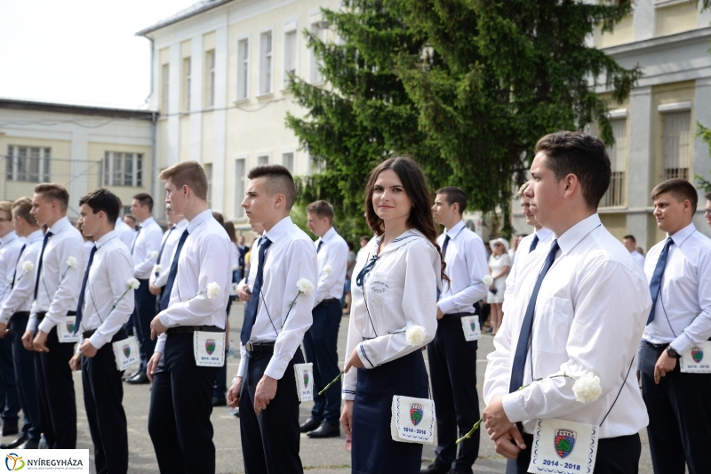 Az ÉVISZ végzőseinek ballagása - fotó Trifonov Éva
