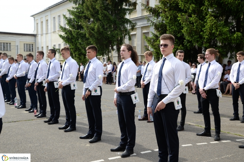 Az ÉVISZ végzőseinek ballagása - fotó Trifonov Éva