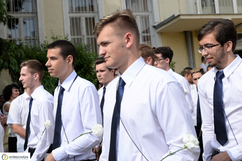 Az ÉVISZ végzőseinek ballagása - fotó Trifonov Éva