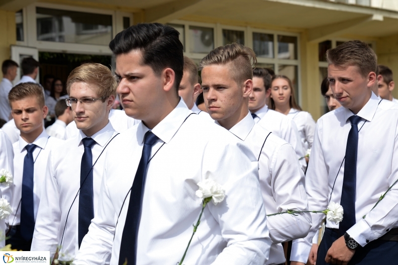 Az ÉVISZ végzőseinek ballagása - fotó Trifonov Éva