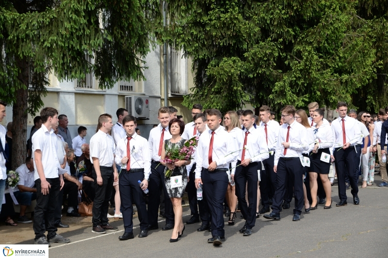 Az ÉVISZ végzőseinek ballagása - fotó Trifonov Éva