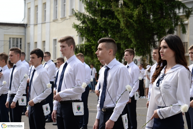 Az ÉVISZ végzőseinek ballagása - fotó Trifonov Éva