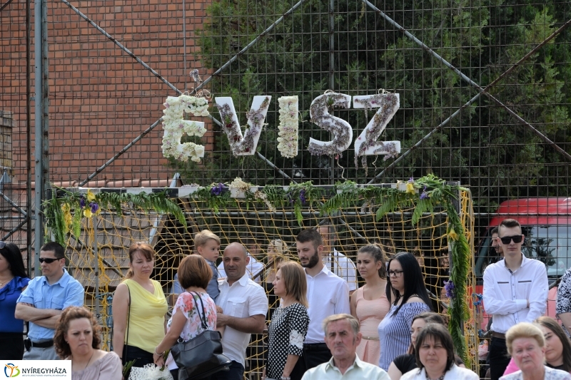 Az ÉVISZ végzőseinek ballagása - fotó Trifonov Éva