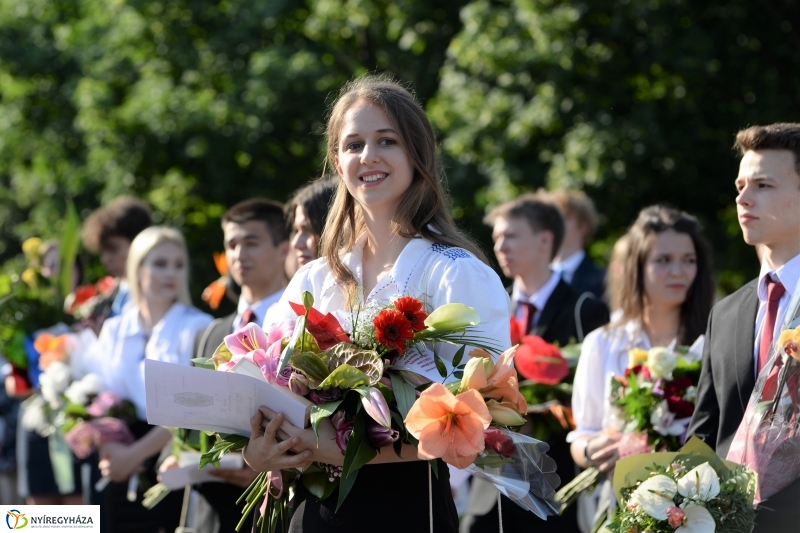 Ballagás a Krúdy Gyula Gimnáziumban - fotó Trifonov Éva