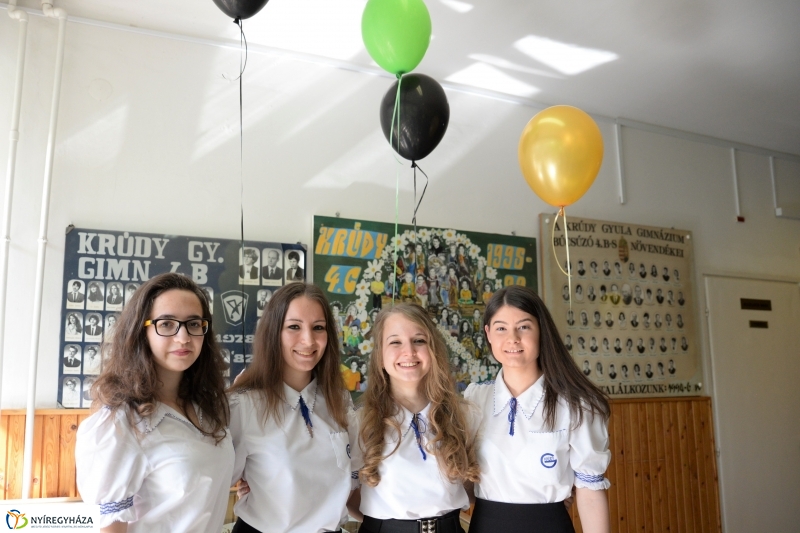 Ballagás a Krúdy Gyula Gimnáziumban - fotó Trifonov Éva