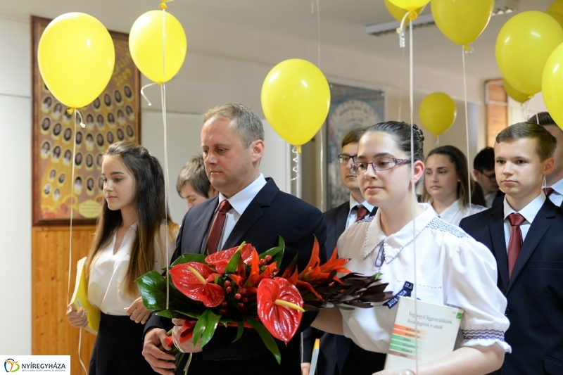 Ballagás a Krúdy Gyula Gimnáziumban - fotó Trifonov Éva