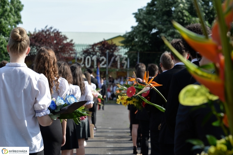 Ballagás a Krúdy Gyula Gimnáziumban - fotó Trifonov Éva
