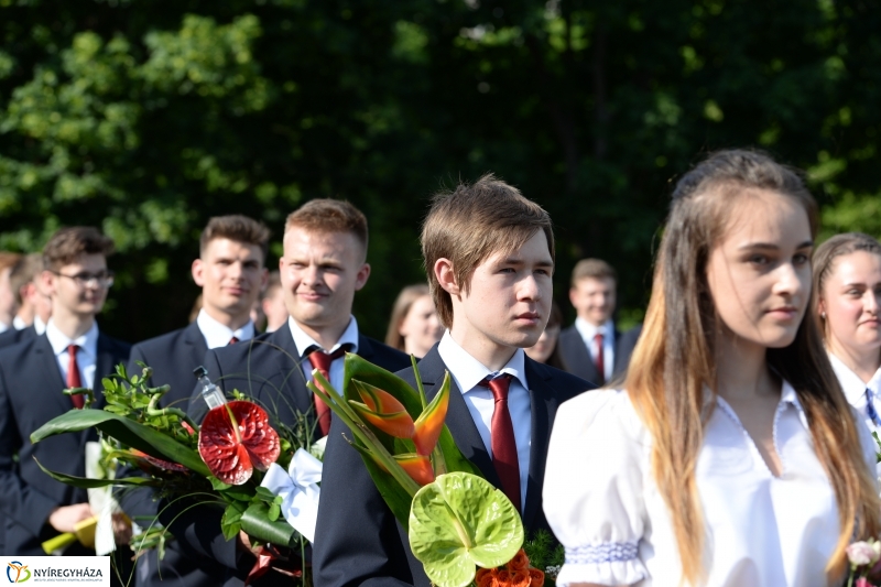 Ballagás a Krúdy Gyula Gimnáziumban - fotó Trifonov Éva
