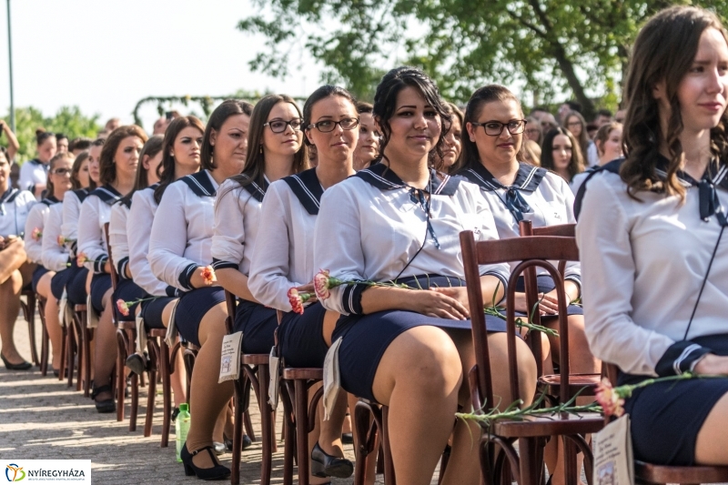 Ballagás a Zay Anna Gimnáziumban 1. - fotó: Kohut Árpád