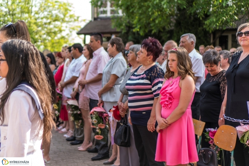 Ballagás a Zay Anna Gimnáziumban 1. - fotó: Kohut Árpád
